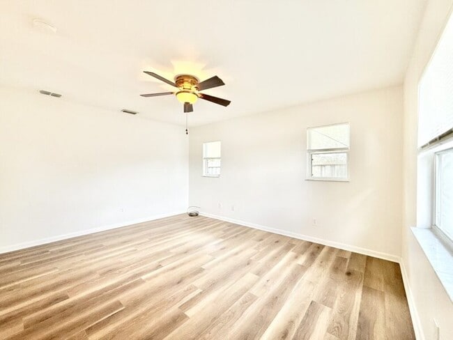 Building Photo - 2701 56th Ln N