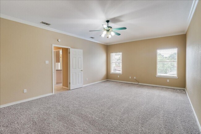 Building Photo - 7426 Lake Travis Dr