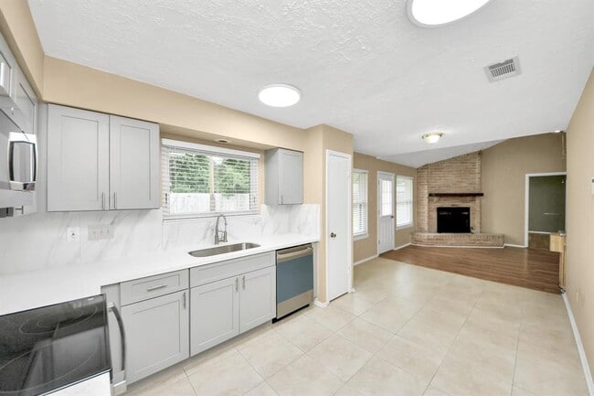 Building Photo - 2614 Cobble Ridge Dr