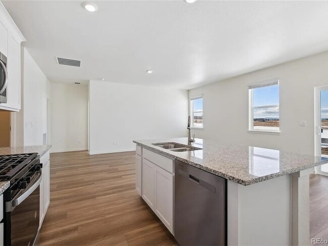 Building Photo - 43137 Capilano Clb Ct