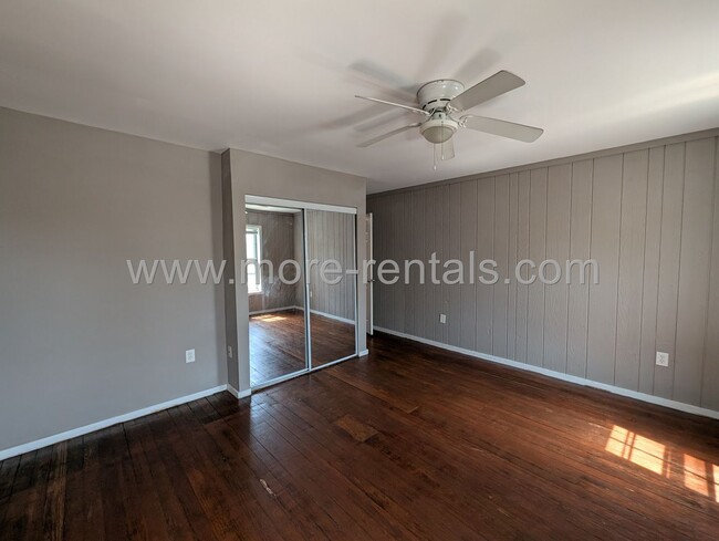 Building Photo - 406-408 E. Frankfort St