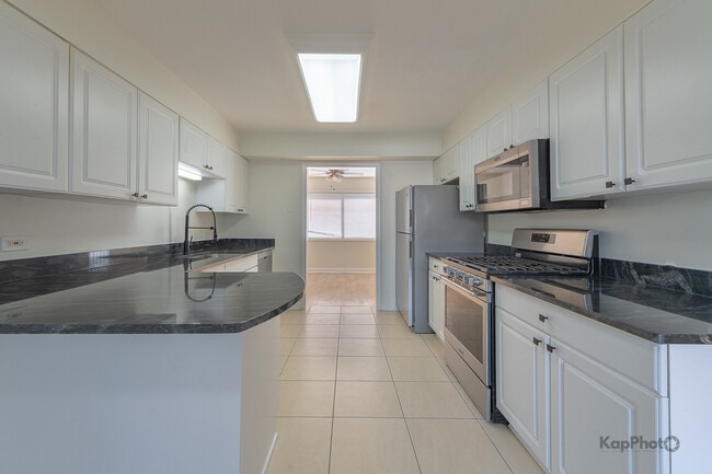 Building Photo - 713 Mariners Point