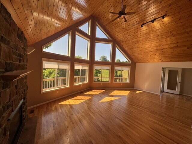 Building Photo - July Only: Submit your application this month and pay a reduced application fee of just $32. Moun...