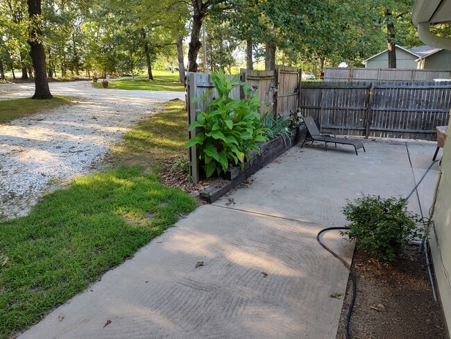 Building Photo - 11048 Orpha Rd