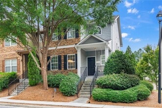 Building Photo - 5227 Whiteoak Ave