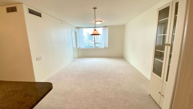 Building Photo - 88 Piikoi St