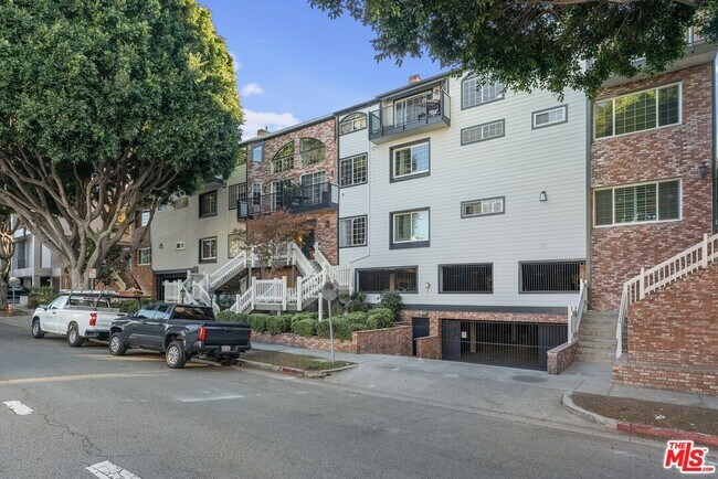 Building Photo - 2677 S Centinela Ave