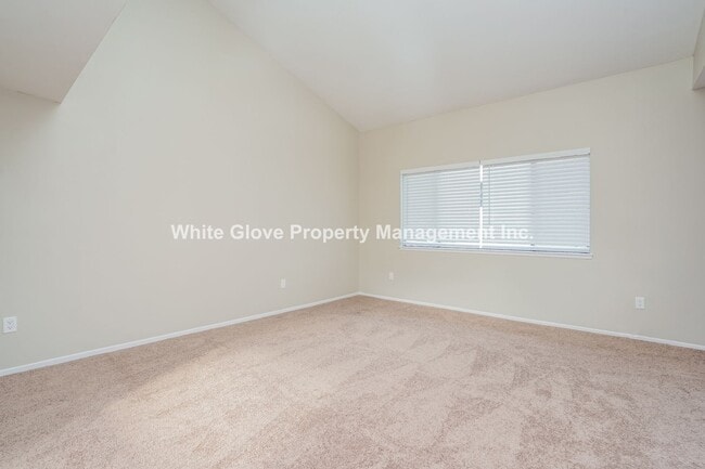 Building Photo - Charming Remodeled 3-Bedroom Townhome on Cul-de-Sac Near Greenbelt & Pool