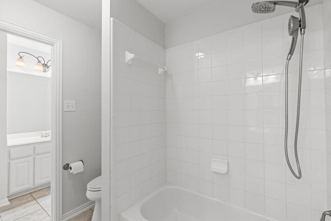 Building Photo - 821 High Willow Dr