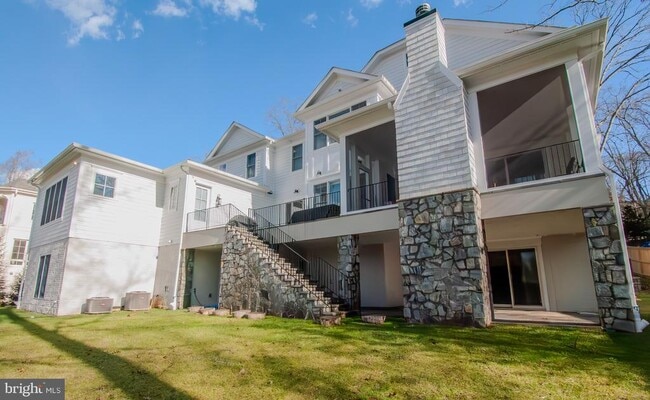 Building Photo - 8504 Meadowlark Ln