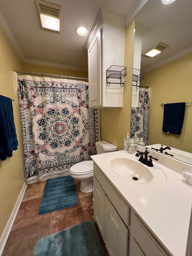 Building Photo - 207 Knoll Creek Cir