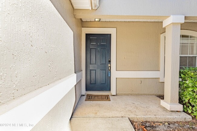 Building Photo - 1630 Vineland Cir