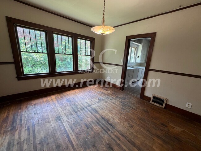 Building Photo - 1210 Sherman-