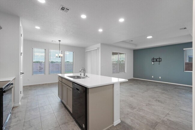 Building Photo - Coming Soon! | Modern | 3Bed/2Bath | Desirable Rio Rancho | Pets Welcome