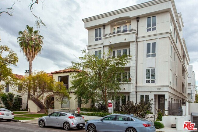 Building Photo - 907 S Shenandoah St
