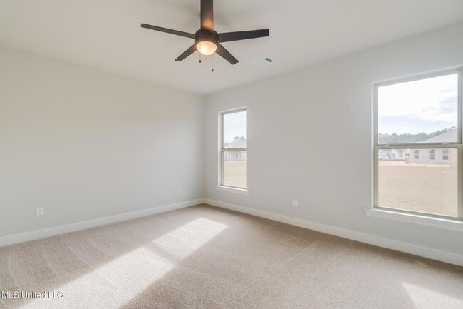 Building Photo - 15235 High Point Dr