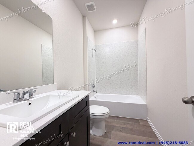 Building Photo - 621 Dunhill Rd
