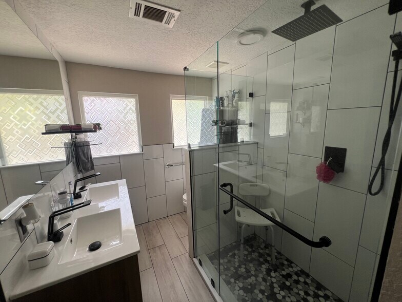 Building Photo - 716 Maryland Ave