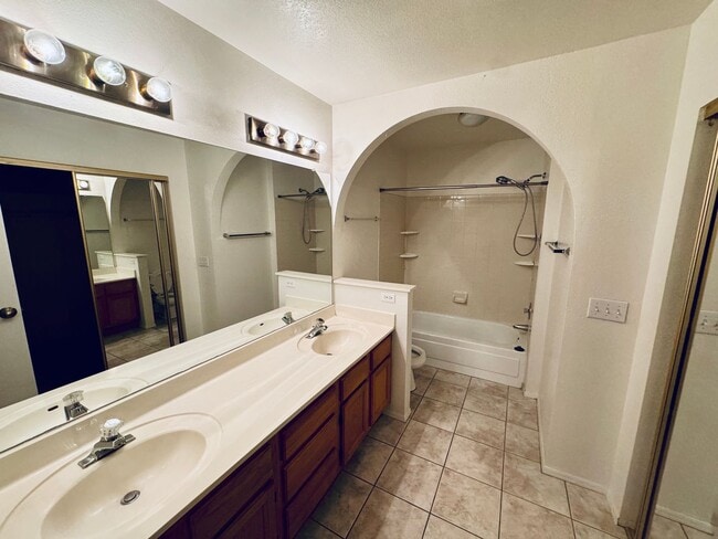 Building Photo - Beautiful Corner Lot Home in Stone Creek!