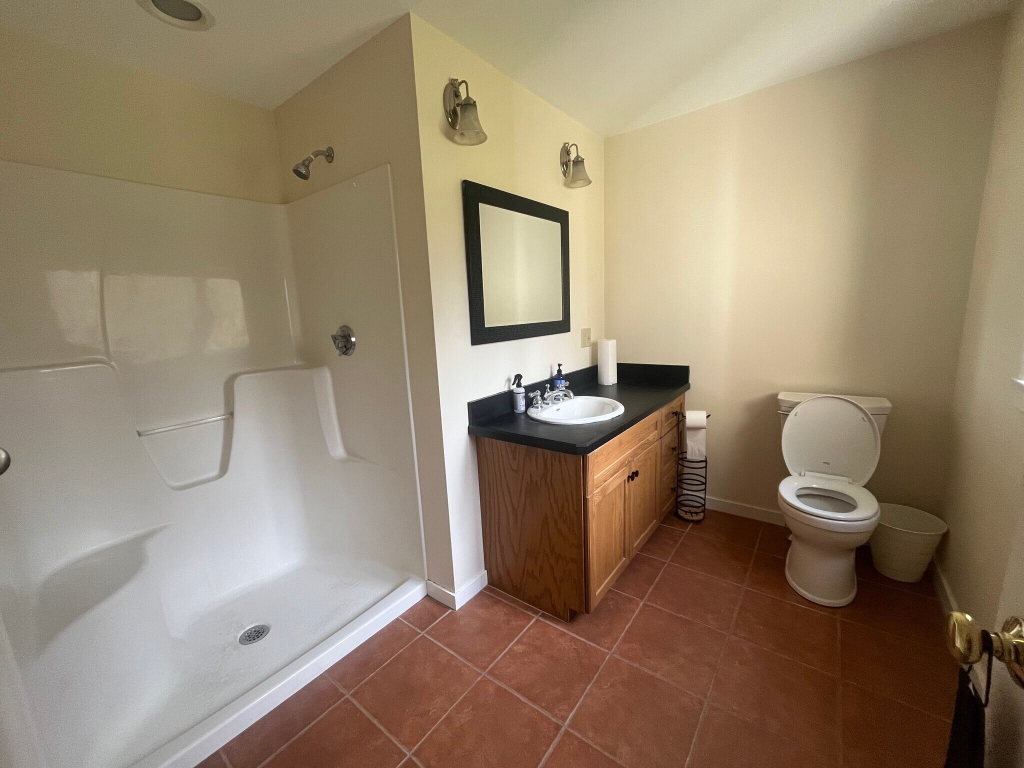 Building Photo - 3A Robinson Dr