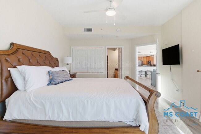 Building Photo - 2668 Beach Blvd