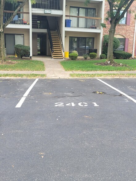 Building Photo - 433 Danbury Ln