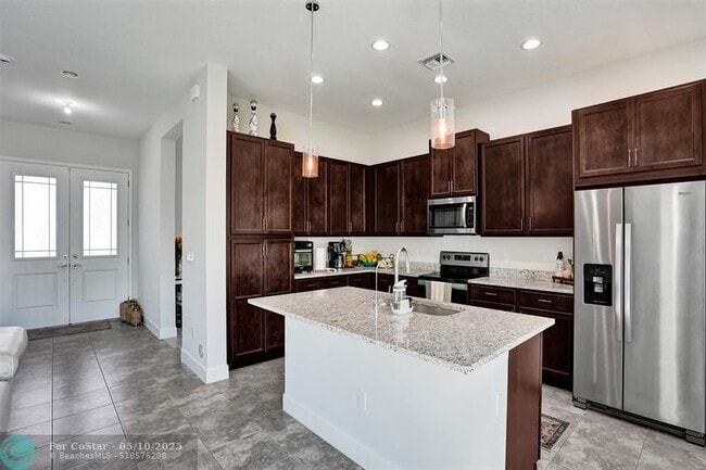 Building Photo - 5416 Macoon Wy