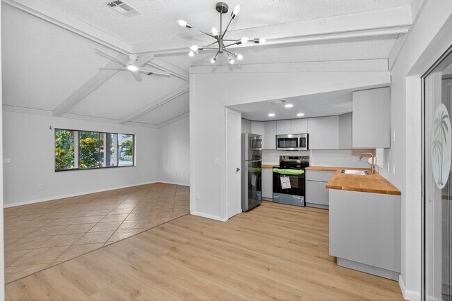 Building Photo - 12829 SW 38th Cir