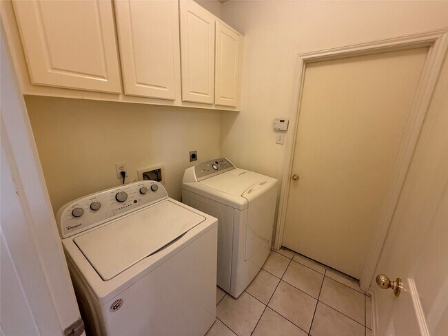 Building Photo - 5126 Winterwood Dr