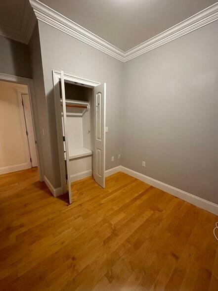 Building Photo - 152 H St