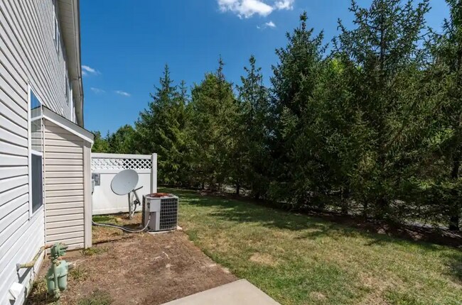 Building Photo - 25 Blake Dr