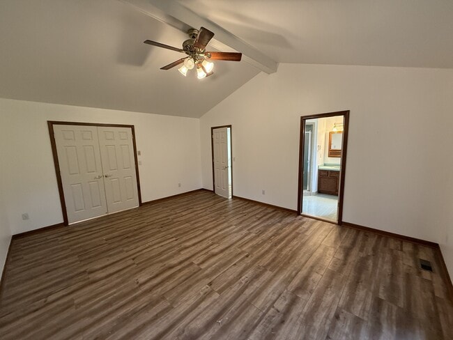 Building Photo - 2915 Chippewa Dr
