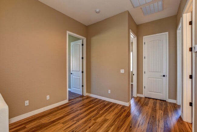 Building Photo - 3+den, 2 bath home for rent in Granville