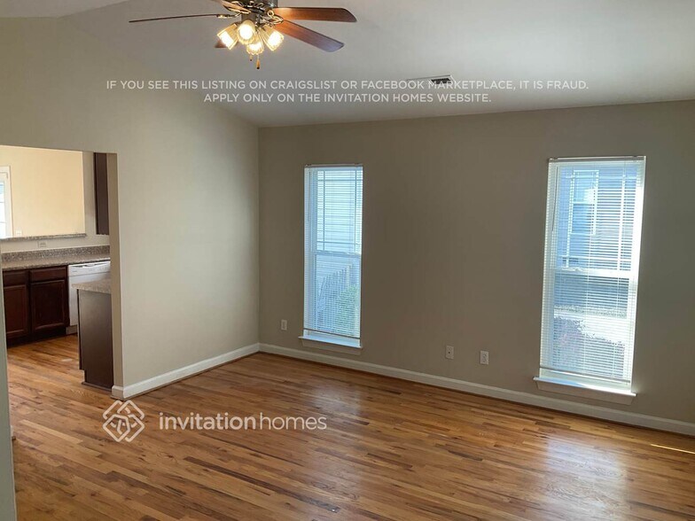 Building Photo - 1807 Chantilly Ln
