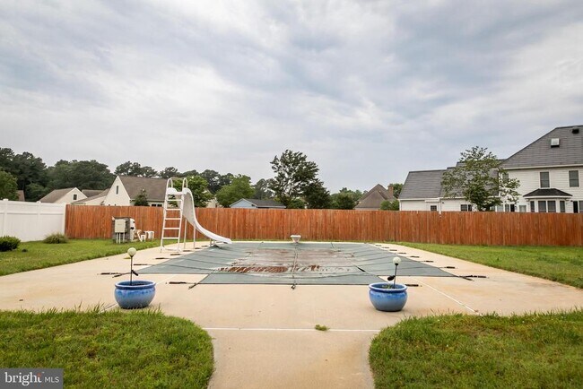 Building Photo - 5444 E Nithsdale Dr