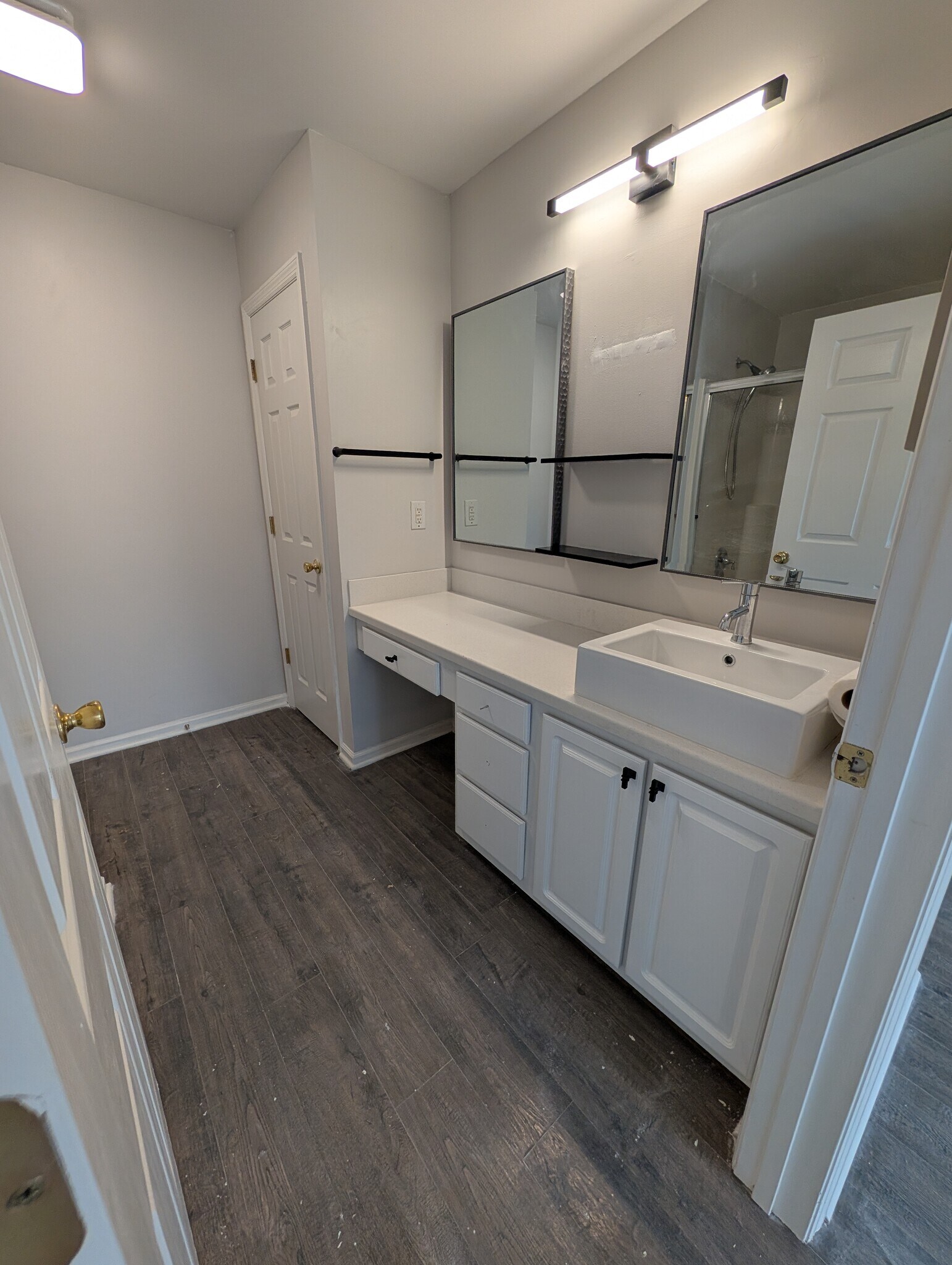 Ensuite Bathroom - 5004 Hunters Trail
