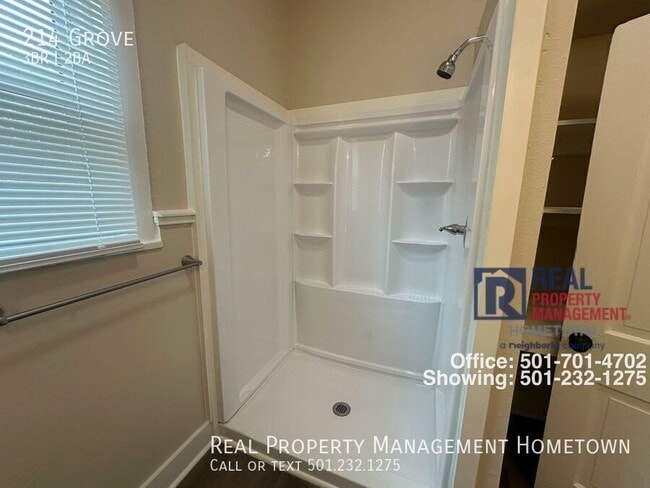 Building Photo - 214 Grove-