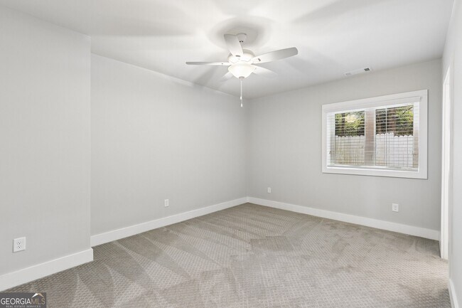 Building Photo - 2974 Hermance Dr NE