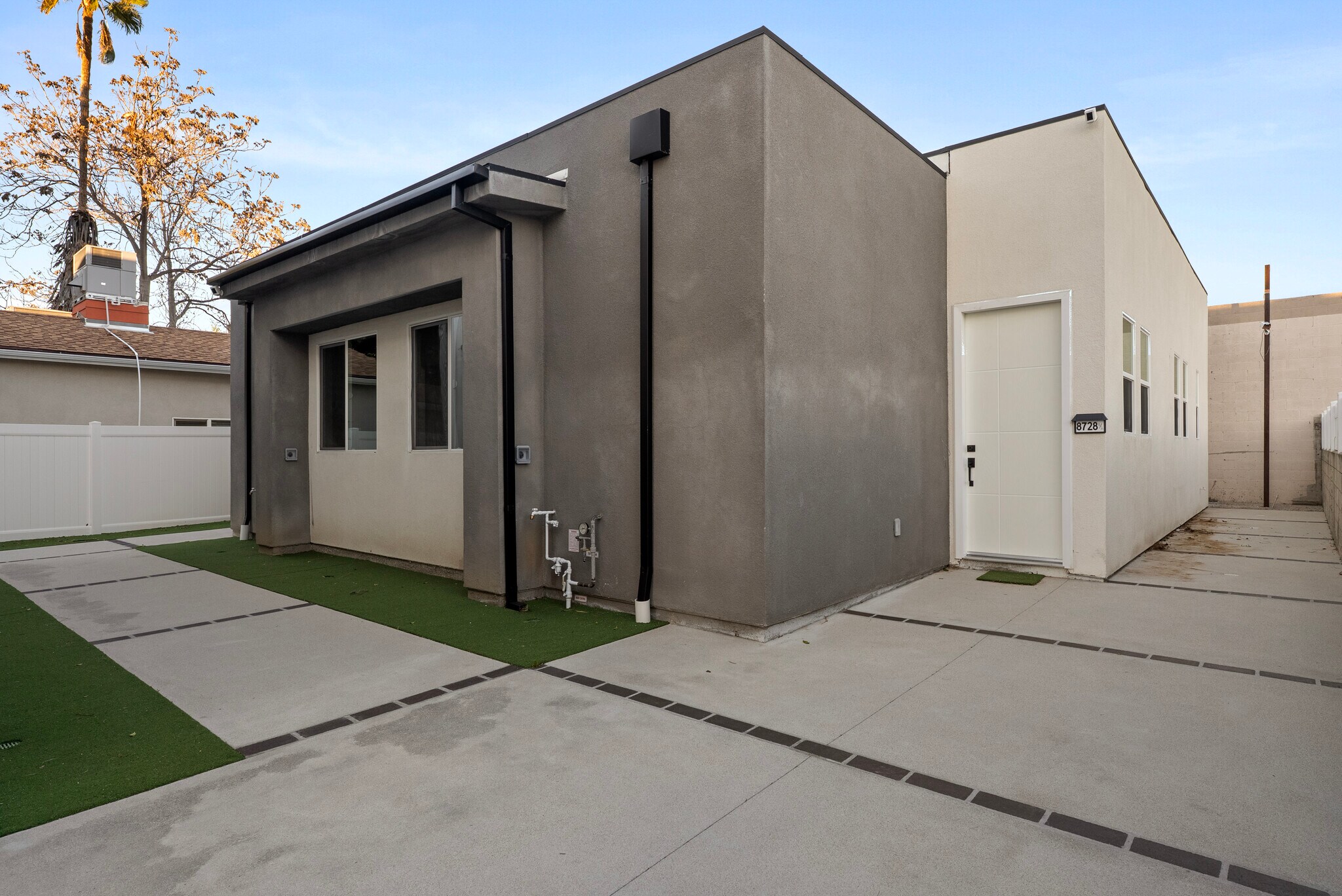 Building Photo - 8730 Etiwanda Ave