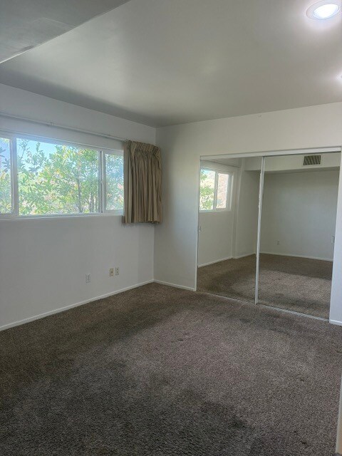 Building Photo - 39905 Estates Rd
