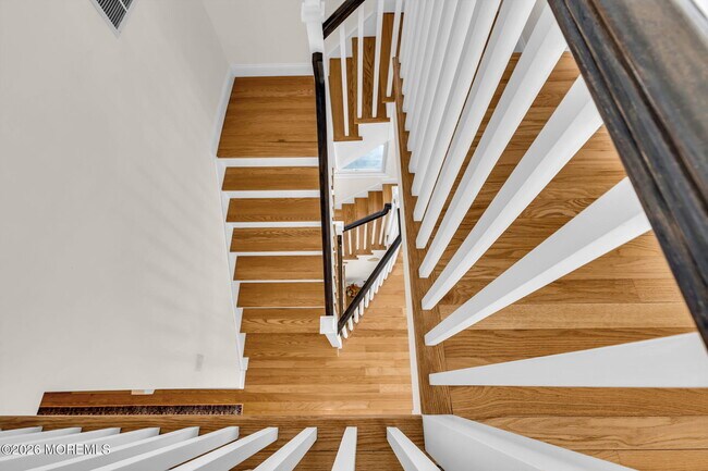 Building Photo - 550 Whiting Ave