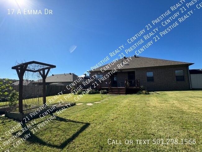 Building Photo - 17 Emma Dr