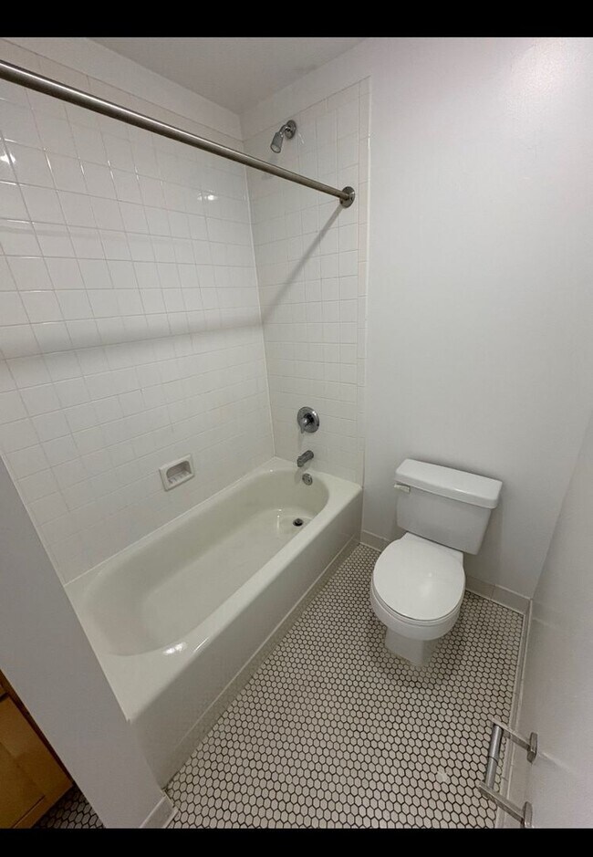 Building Photo - Theresa Park Lofts Apartments -Three Bedro...