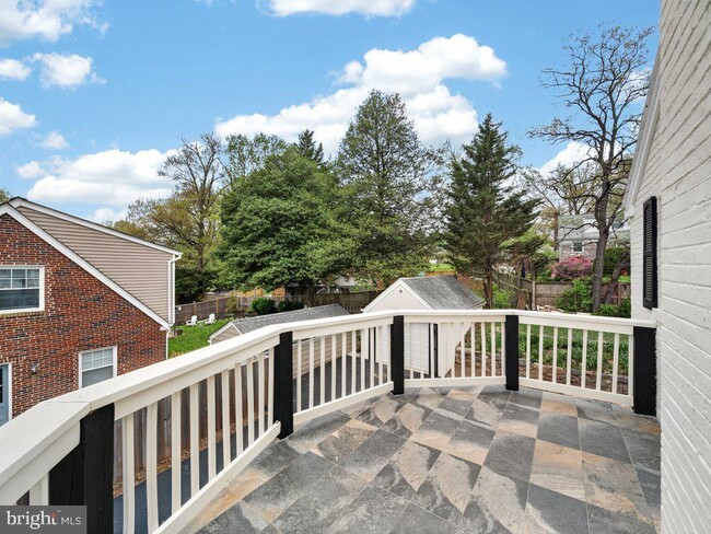 Building Photo - 10506 Lorain Ave