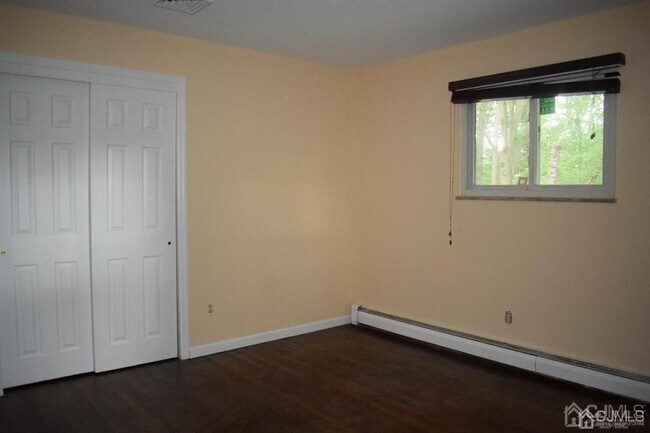 Building Photo - 13 Pinter Ln
