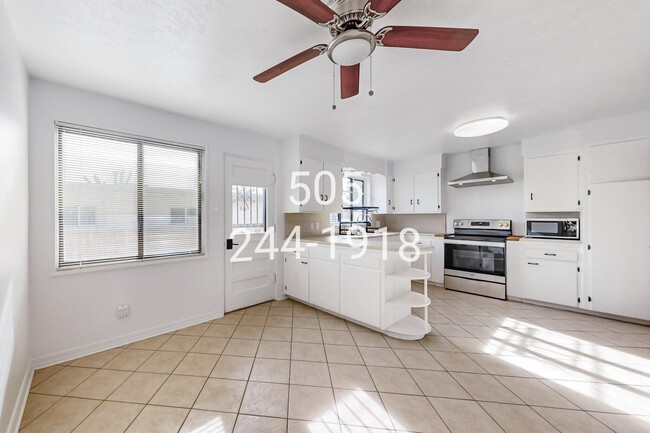 Building Photo - 905 Adams St NE