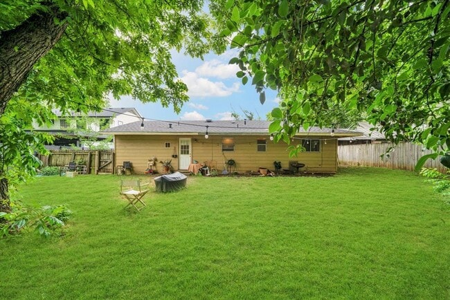 Building Photo - 1104 Kinney Ave