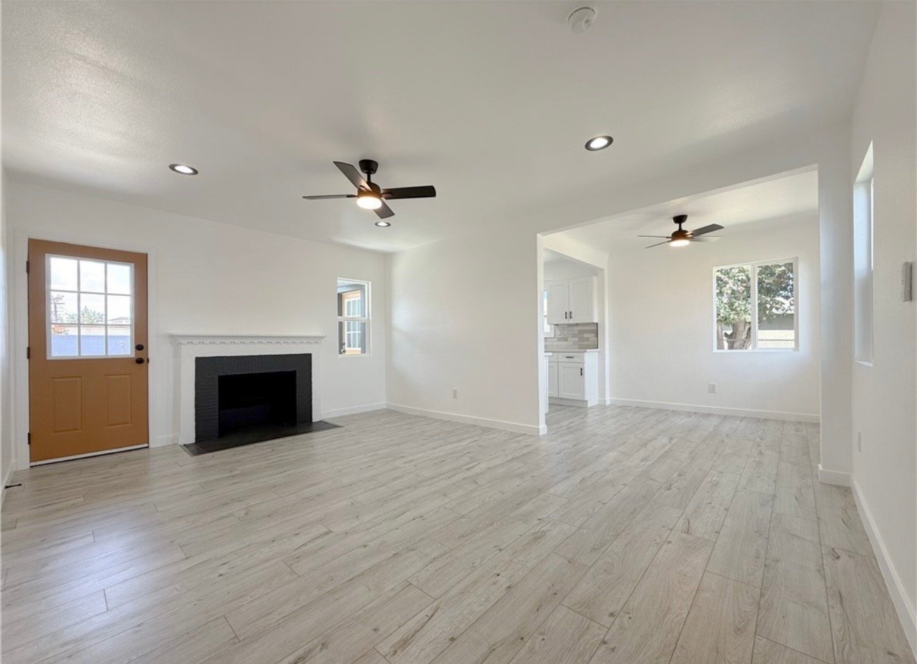 Building Photo - 1008 W 134th Pl