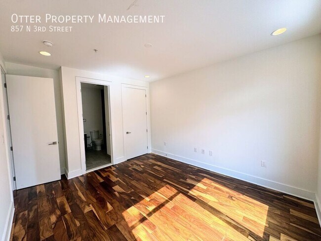 Building Photo - 857 N 3rd St