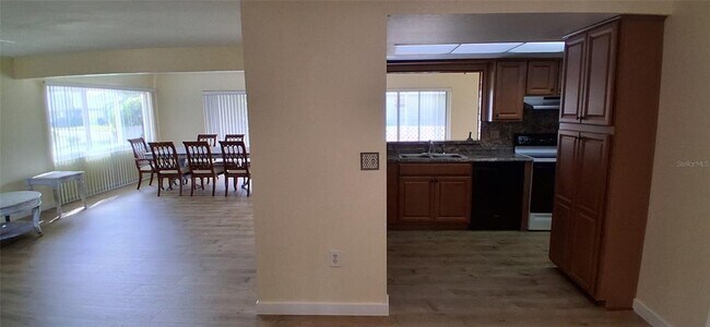 Building Photo - 441 Rubens Dr